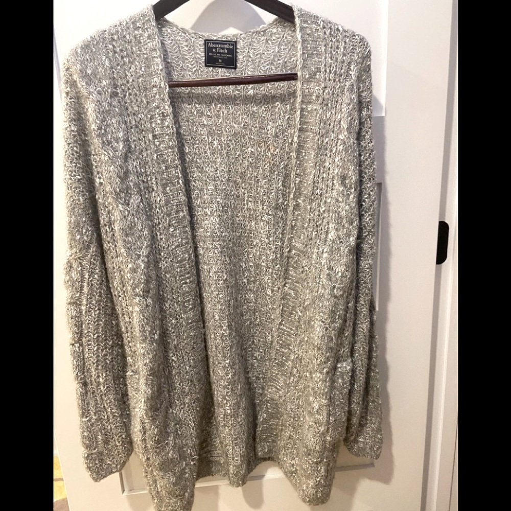 Abercrombie&Finch gray sweater